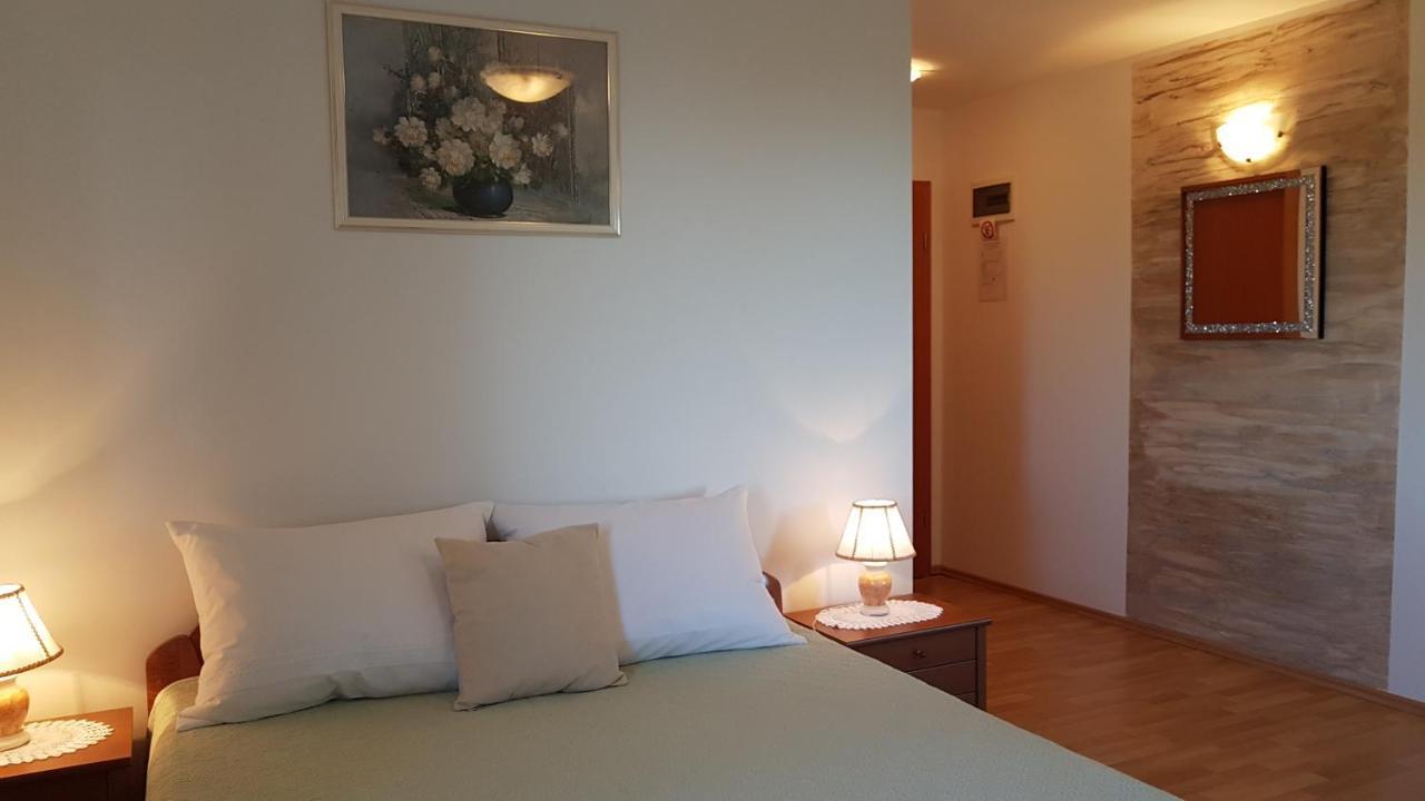 Apartmani Diva Malinska Exterior foto