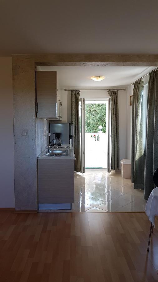 Apartmani Diva Malinska Exterior foto