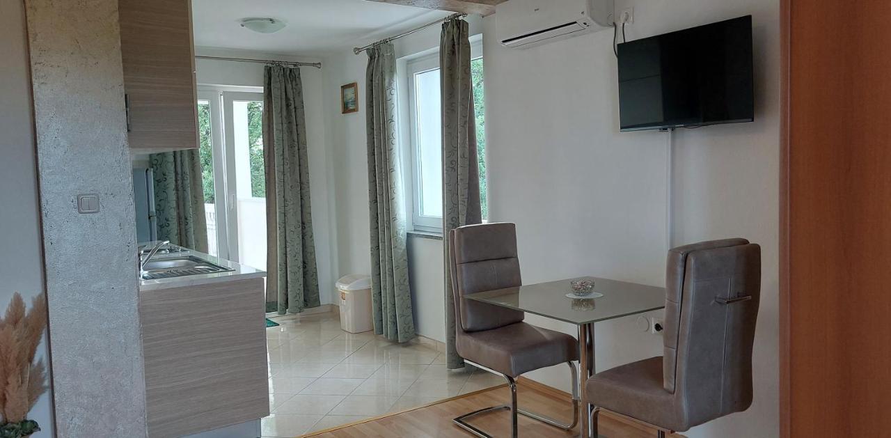 Apartmani Diva Malinska Exterior foto